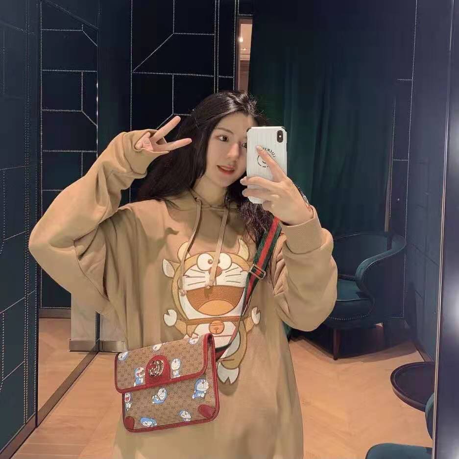 莆田潮牌衣服一手货源,潮牌正品代理一手货源,顶级复刻衣服货源